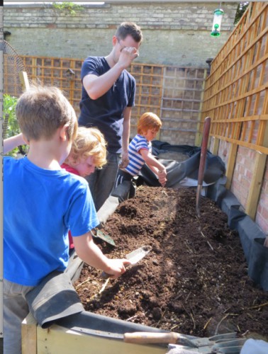 BMCG Children digging